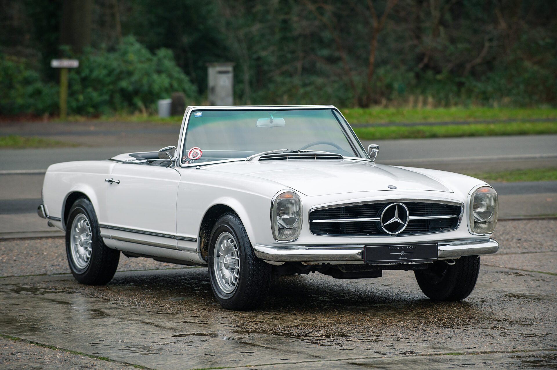 1965 Mercedes-Benz 230SL Pagoda