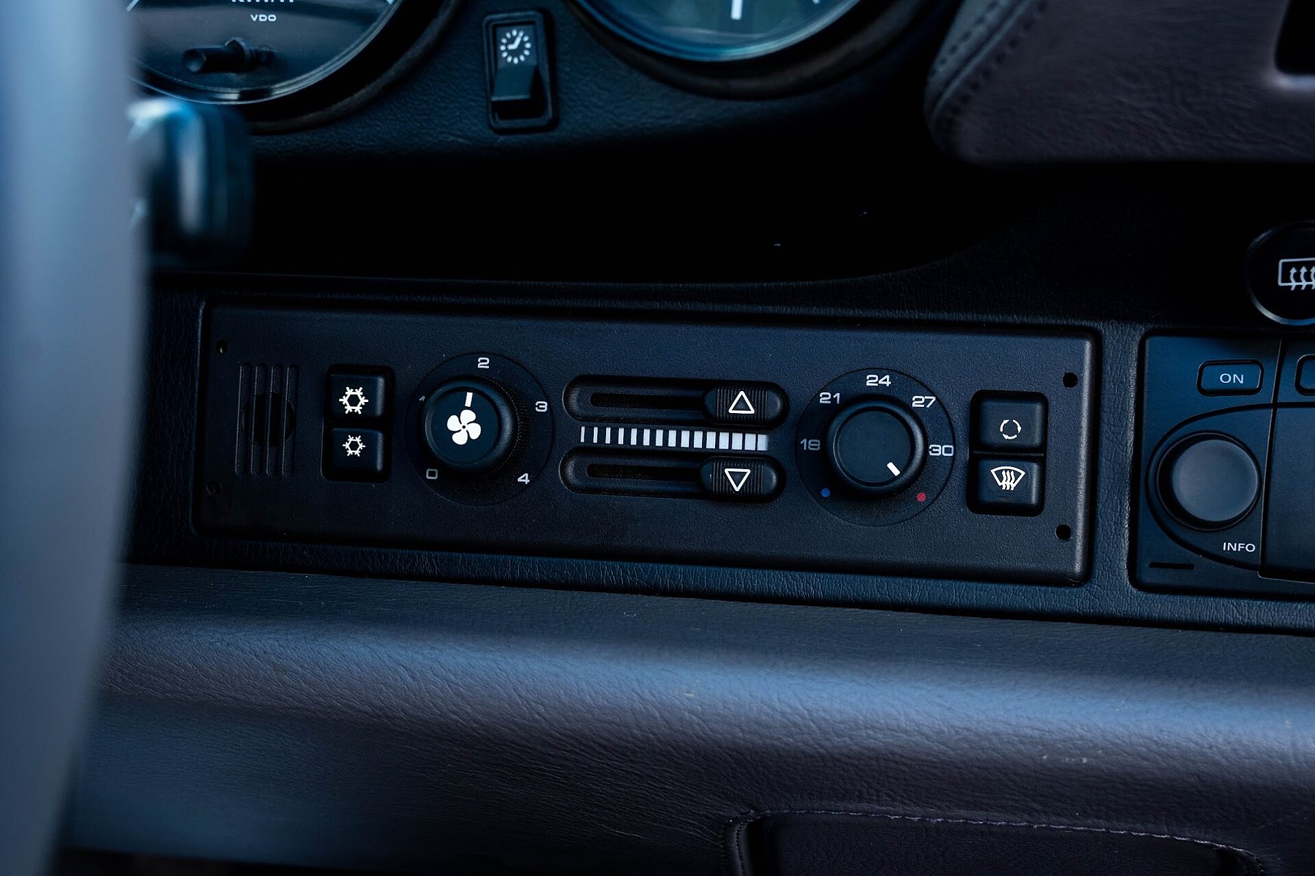 1995 Porsche 993 Carrera 2