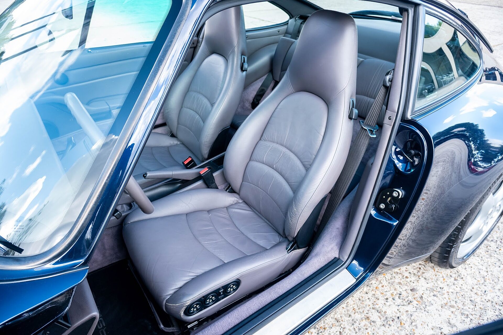 1995 Porsche 993 Carrera 2