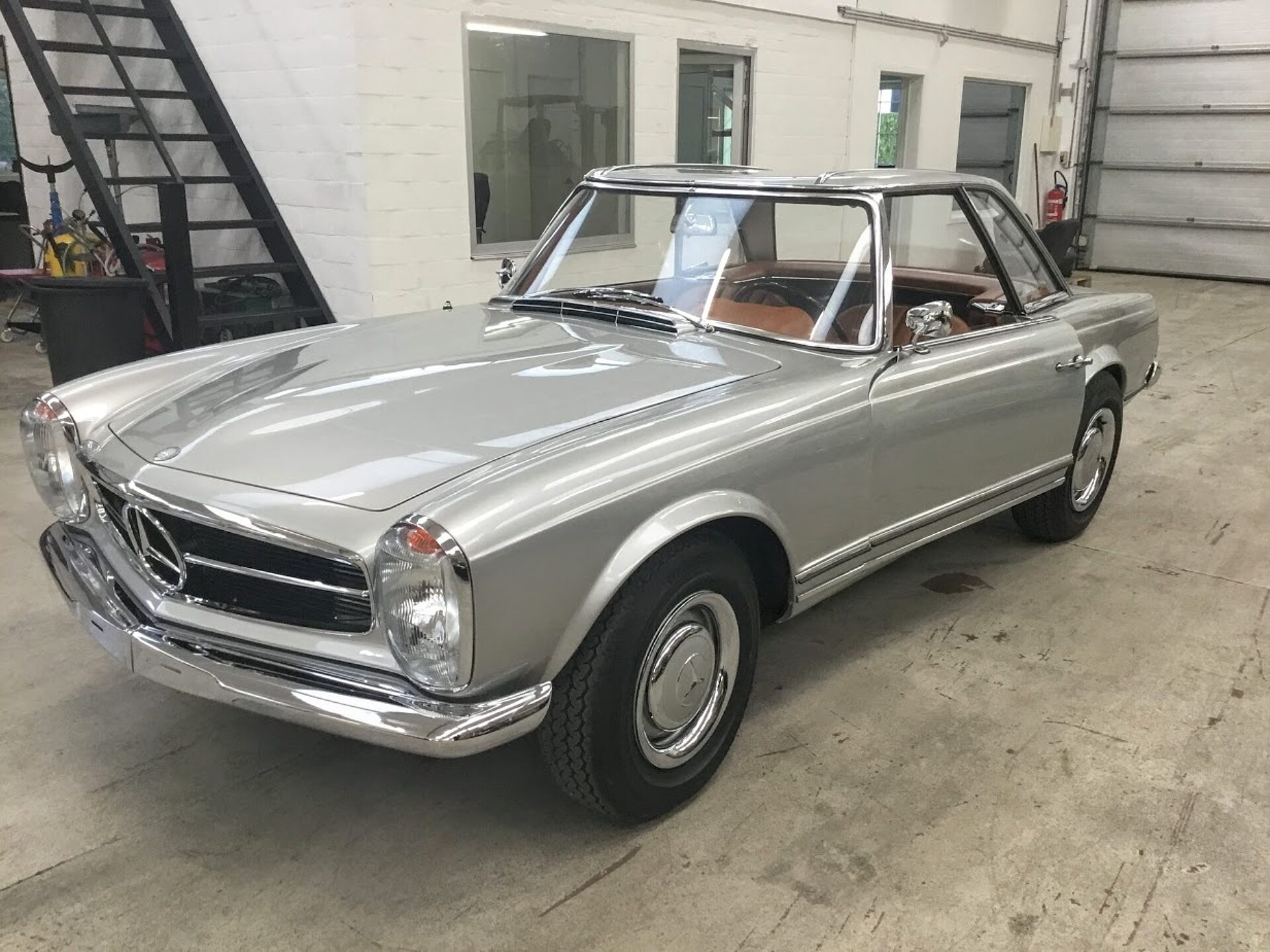  Mercedes-Benz 230 SL